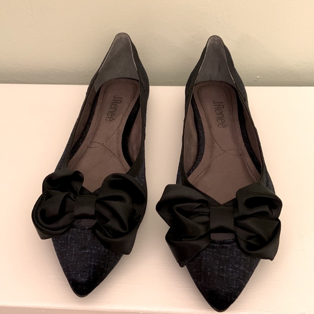 J RENEE Bow Flats